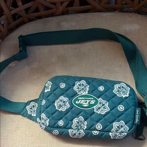 New Vera Bradley Green Quilted Waist Bag